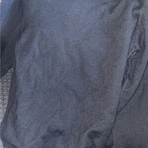 Tahari Italian Men’s Size medium  Merino Wool V-neck Sweater Made In Italy Black